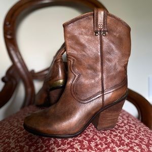 Lucky leather cowboy boots